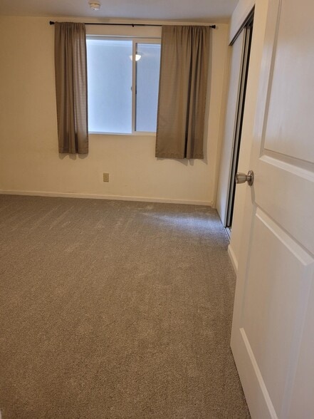 Building Photo - 2407 Saint Louis Dr