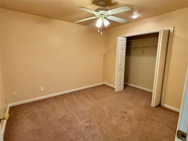Building Photo - 540 Chandon Way