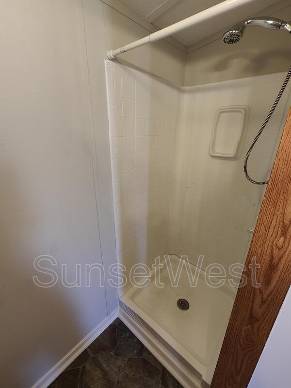 Building Photo - 308 Sunshine Dr