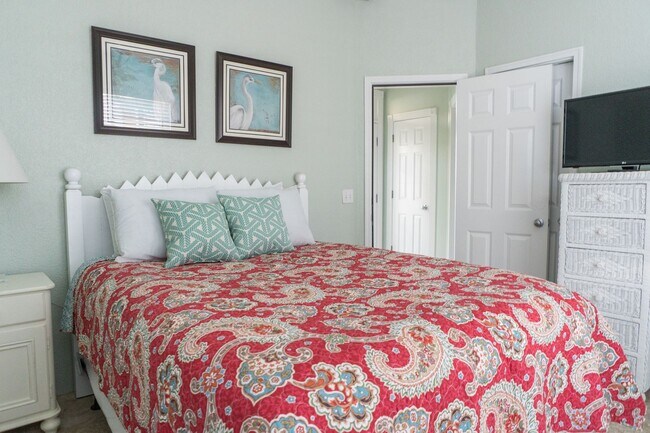 Building Photo - Beautiful 7-Bedroom Beachfront Home on 30A