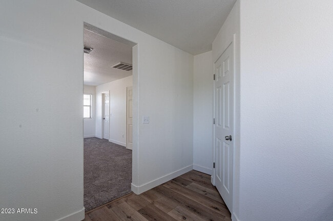 Building Photo - 4244 E Gleneagle Dr