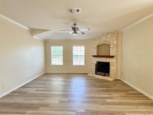 Building Photo - 155 Birdwell Ln