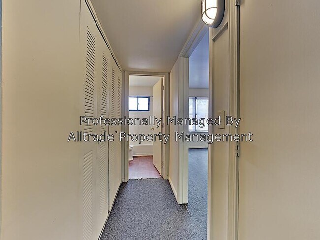 Building Photo - 5801 Russett Pl