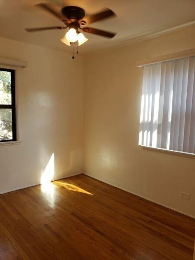 Building Photo - $500 REBATE Bright upper end (2bdr) in Nor...