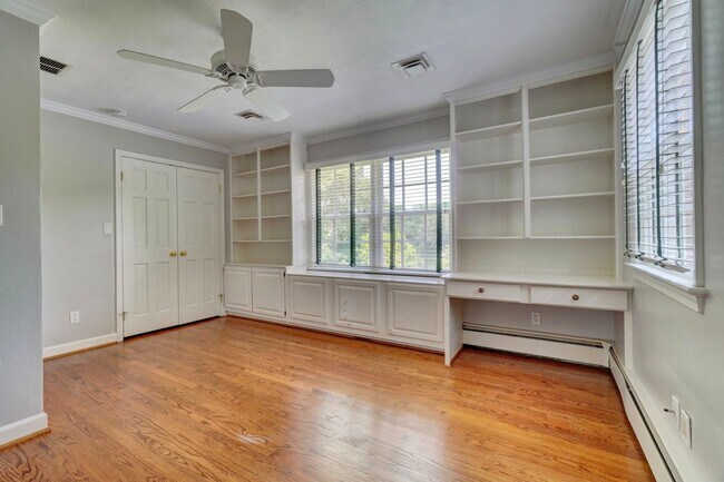 Building Photo - Reduced & Ready NOW! WATERFRONT Home in Wi...