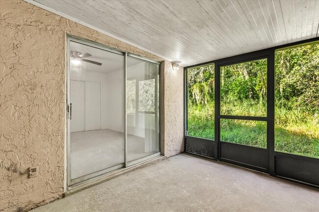 Building Photo - 1222 Woodman Way