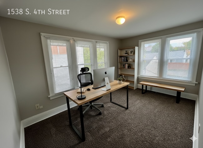 Building Photo - 1538 S 4th St