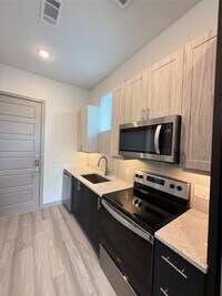 Building Photo - 11604 Stonehollow Dr