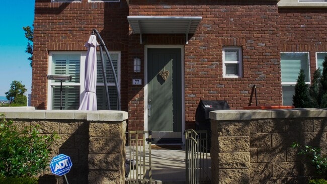 Building Photo - 77 Brownstone Way