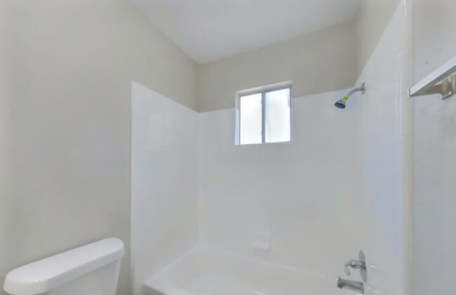 Building Photo - Chic & Comfortable 3-Bedroom Property Ready to Move In