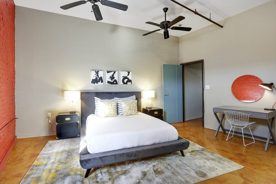 Building Photo - 1041 Constance St