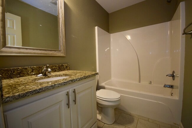 Building Photo - Beautiful Home in the Cul-de-sac