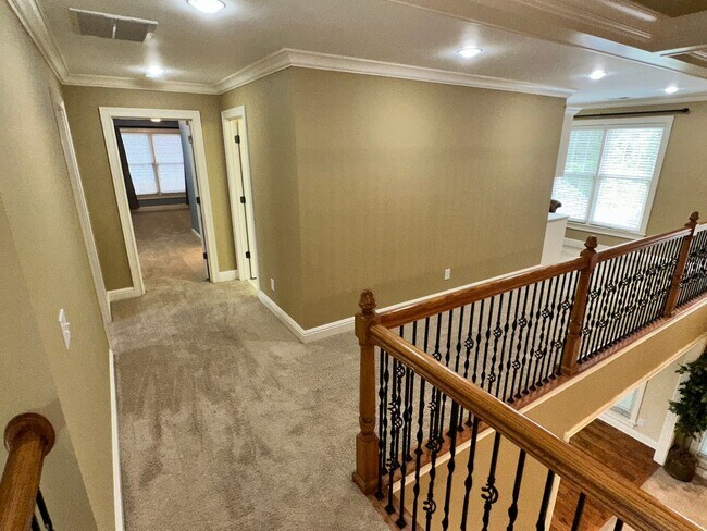 Building Photo - BEAUTIFUL, SPACIOUS 5 BR, 4.5 BATH HOME! G...