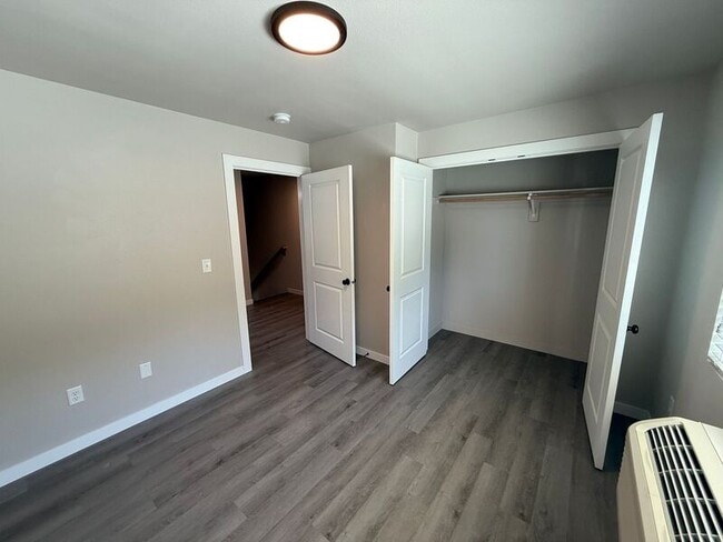 Building Photo - 2901 Waverly Dr SE