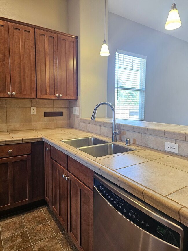 Building Photo - Gorgeous 4 Bedroom on Kiley Ranch