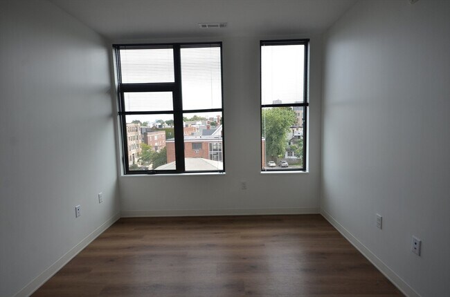 Building Photo - 89 Brighton Ave
