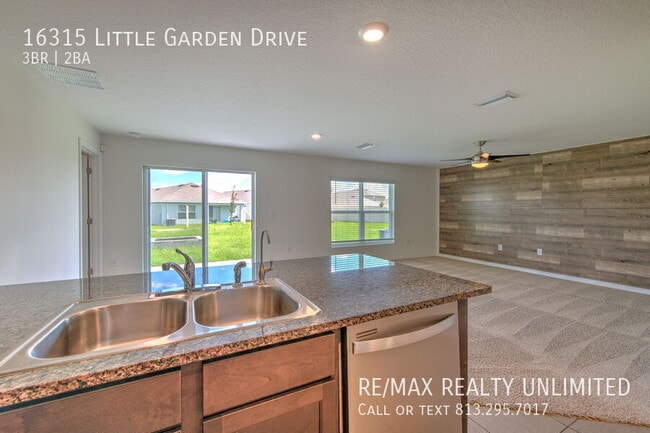 Building Photo - 16315 Little Garden Dr