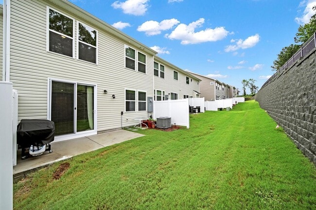 Building Photo - Lovely 3 Bed 3.5 Bath Townhome in Indian L...
