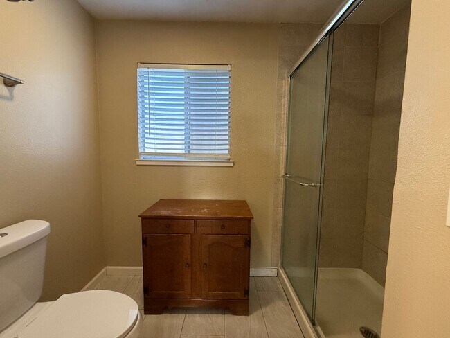 Building Photo - 1460 Berry Dr
