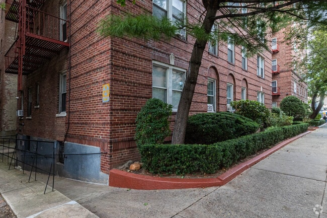 Building Photo - Stanwix Apartment COOP