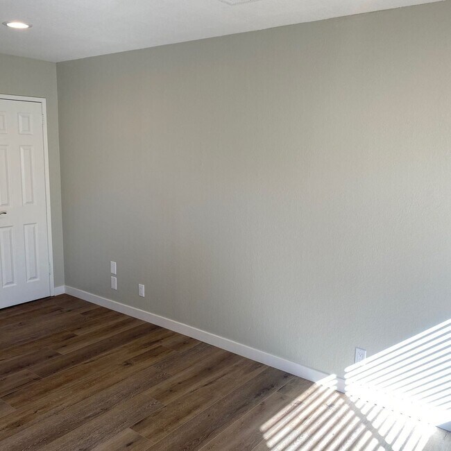 Building Photo - 21375 Bear Valley Rd