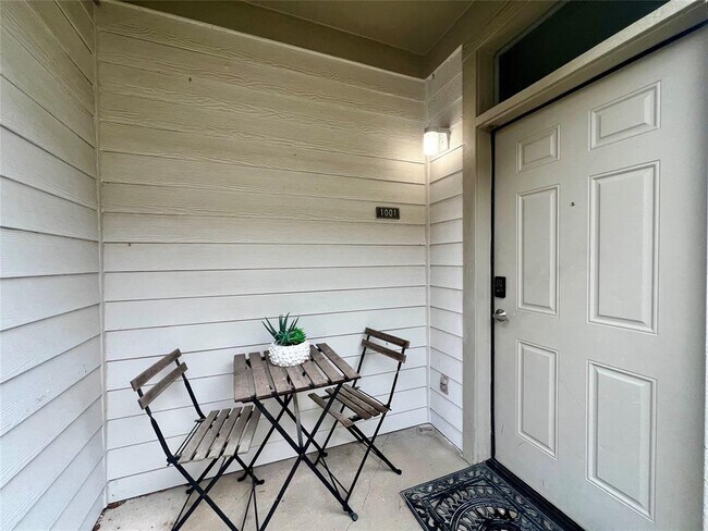 Primary Photo - 1201 Grove Blvd