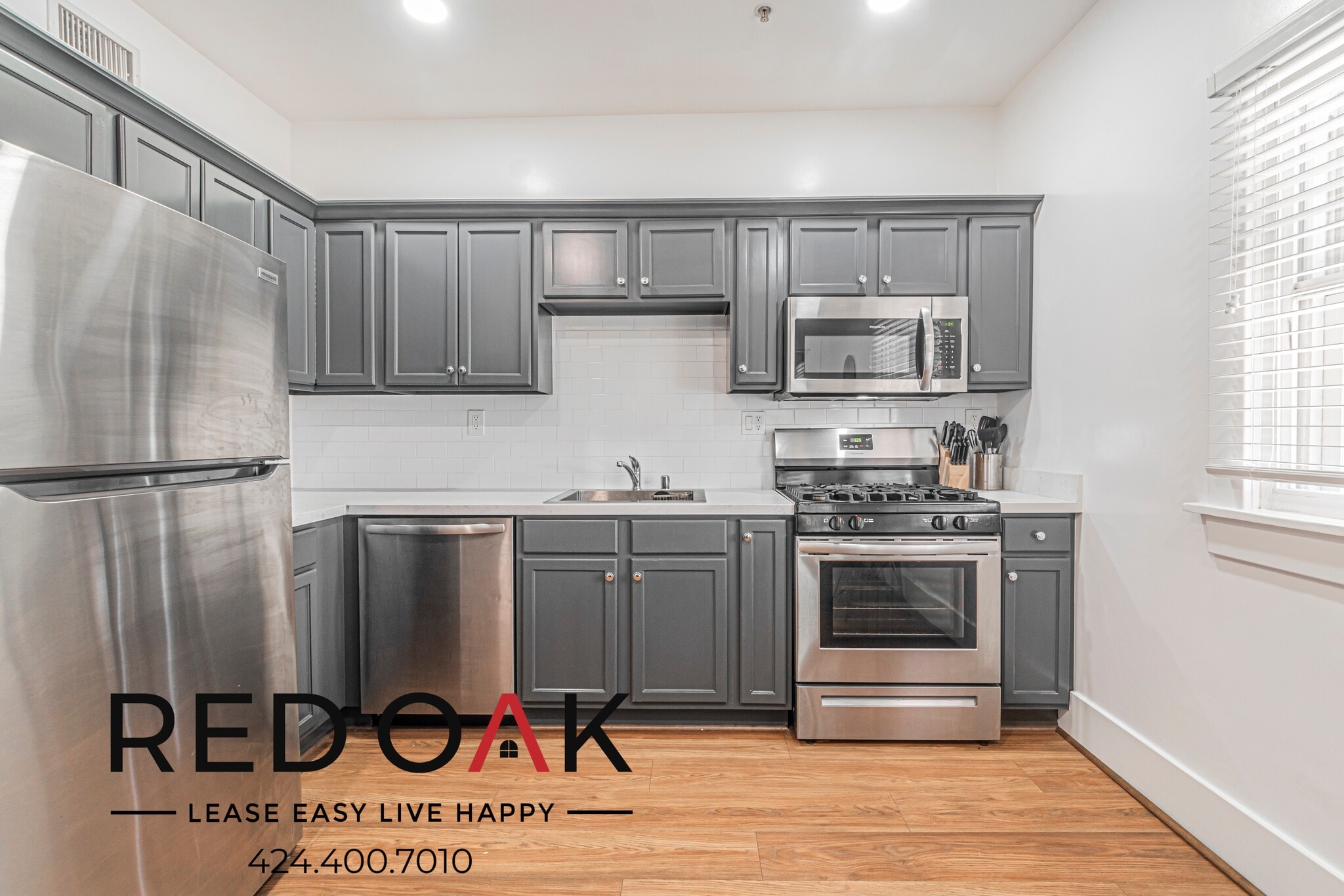 Building Photo - 6533 Hollywood Blvd