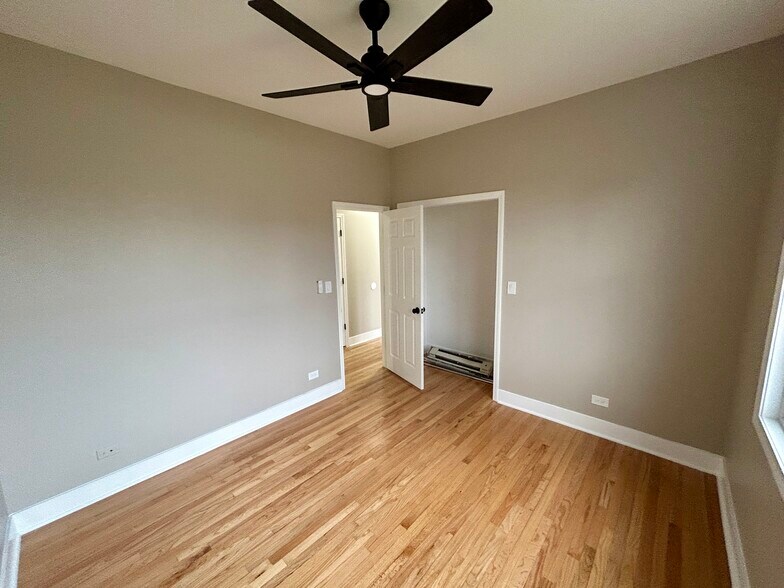 Building Photo - 5644 S Prairie Ave