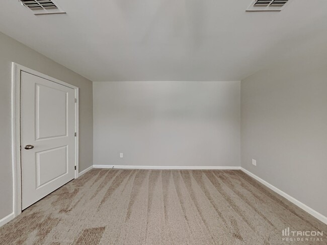 Building Photo - 950 Sequoia Dr