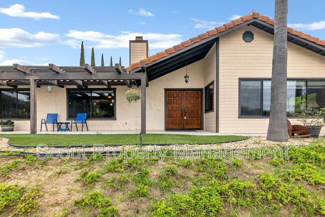 Building Photo - 1028 Capra Way