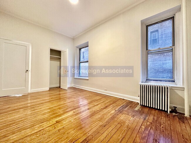 Building Photo - 328 W 83rd St