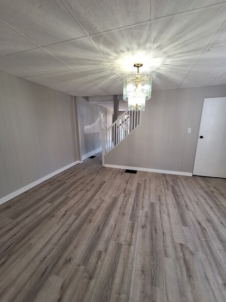 Building Photo - 1049 Nelson Ave