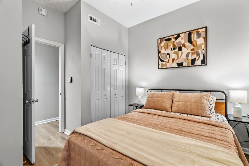 Building Photo - 4341 Swan Ave