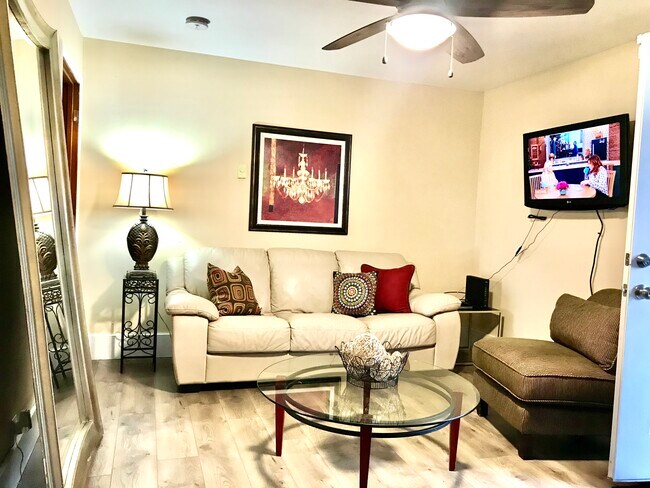 Building Photo - 2715 Morena St