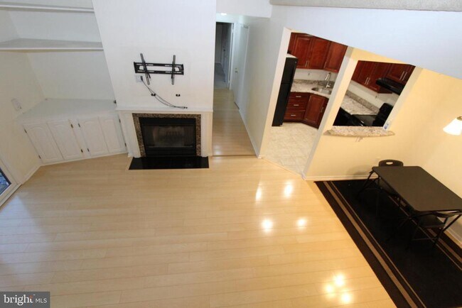 Building Photo - 5220 Ravens Crest Dr