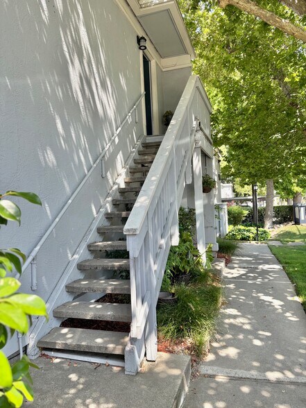 Building Photo - 951 Bancroft Rd