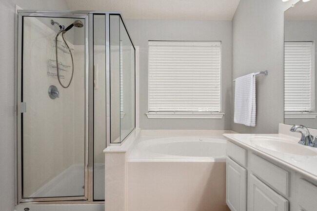 Building Photo - 26873 Armor Oaks Dr