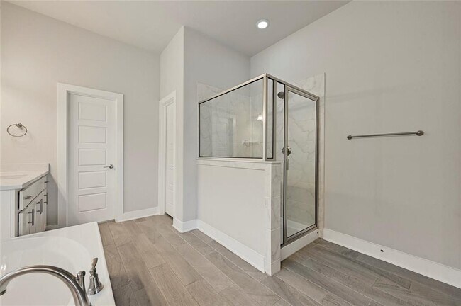 Building Photo - 428 Texon Dr