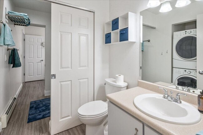 Building Photo - Charming Furnished Condo in Taku/Campbell - Everything You Need in One Place!