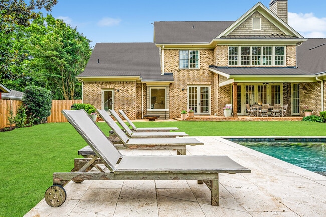 Building Photo - 1280 Becket Dr NE