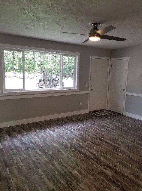 Building Photo - 575 Crimson Cir