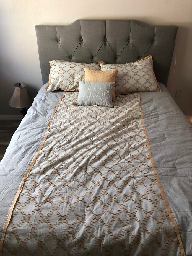 QUENN BED - 214 Meadow Ln