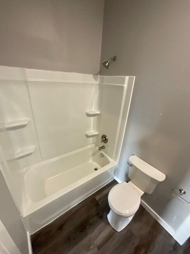 Building Photo - *August 2028* 5 Bedroom house 1 block off Kirkwood FULLY RENOVATED