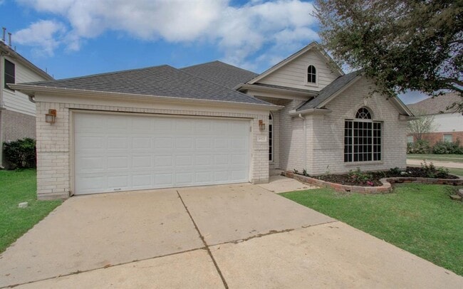 Building Photo - 4823 Upland Dale Ct