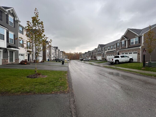 Building Photo - 217 Stonehurst Dr