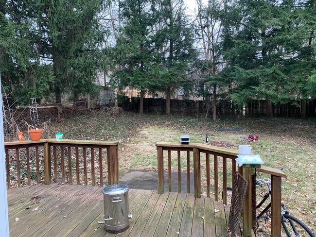 Building Photo - 3 bd/1.5 bath Charming Home just 4 blocks from IU Jacob's School of Music - Available August 2026!