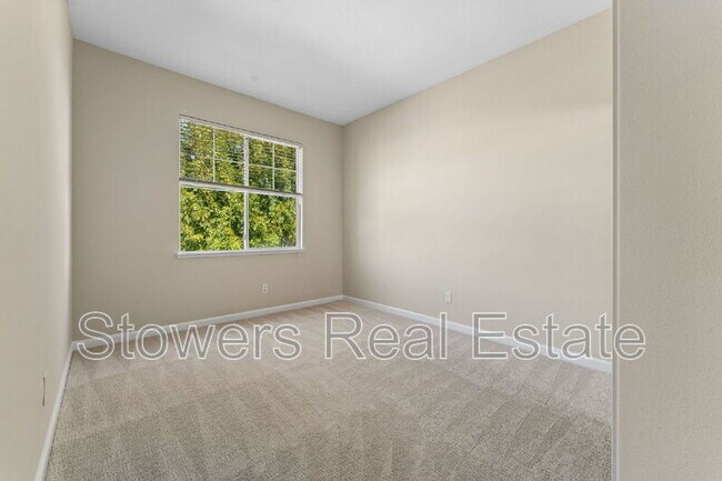 Building Photo - 137 Woodcrest Dr