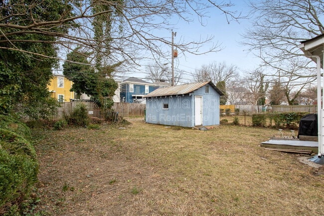 Building Photo - 728 Arnold Ave