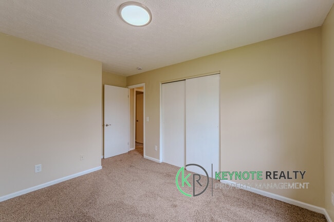 Building Photo - 1467 Hazelgrove Dr