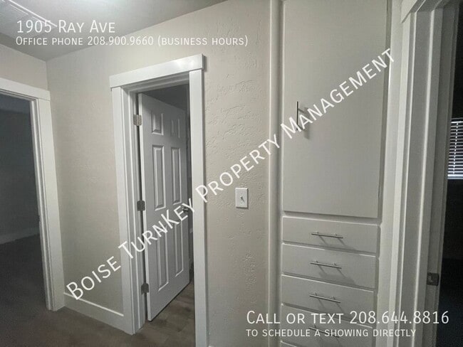 Building Photo - 1905 Ray Ave